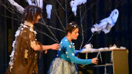 Lizzy, die kleine Winterhexe