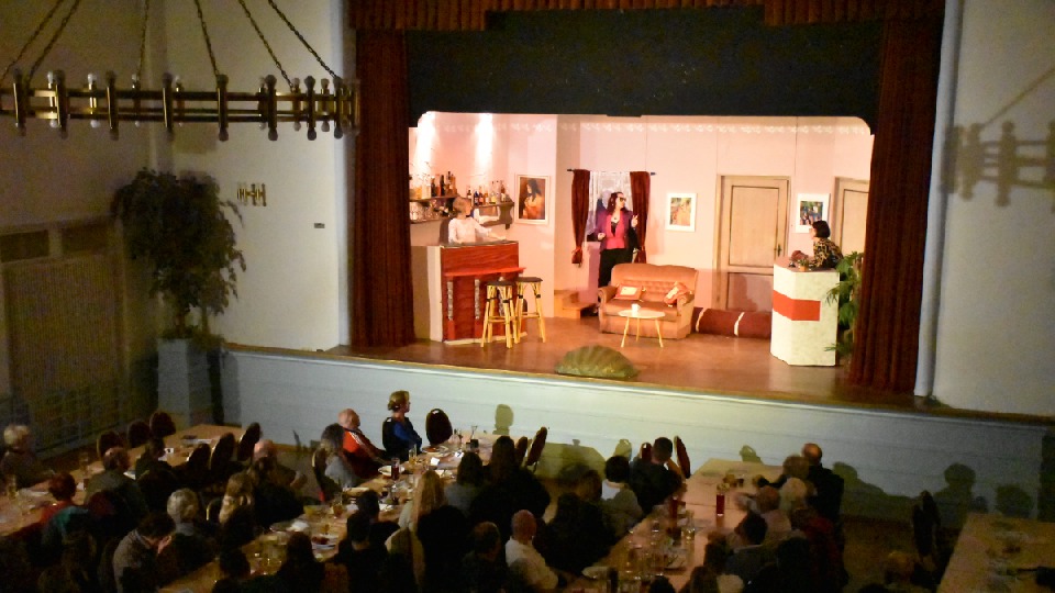Eine humorvolle Kriminalkomödie, die unsere Theaterleut im Herbst 2022 auf die Bühne des Hubertushofes gebracht haben.