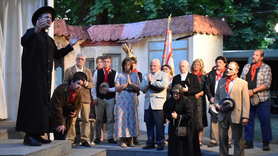 Anlässlich des Vereinsjubiläums spielen die Theaterleut wieder im Freien