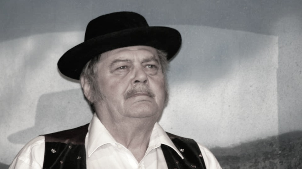 bei einer seiner Rollen auf der Bühne der Theaterleut des TSV Firnhaberau