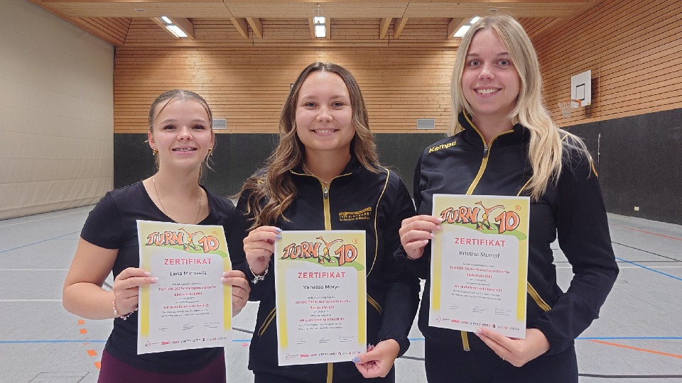 Lena, Vanessa und Kristina haben ihre Ausbildung bestanden