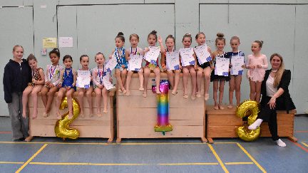 Reihenweise Plätze auf dem Siegertreppchen für den TSV Firnhaberau beim Gauwettkampf in der Kür-Gymnastik 2026.